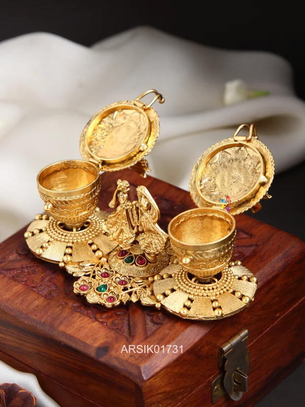 Bride and Groom Design Kumkum Box