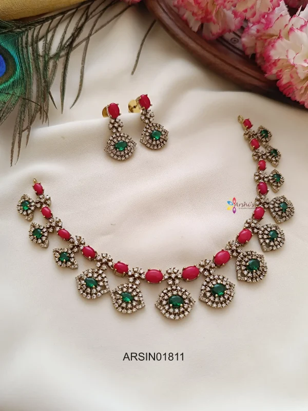 Flower Design Necklace with Corals and Emeralds