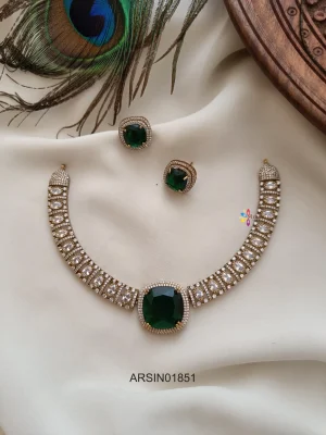 Emerald Stone Neckset