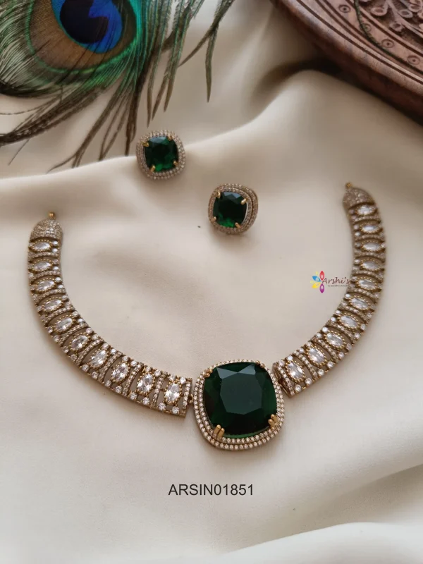 Emerald Stone Neckset