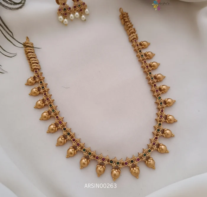 Elegant Gold Bead Necklace